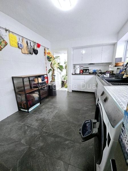 4 Room (4STD) HDB for Sale in  79 Chay Yan Street - Image 6